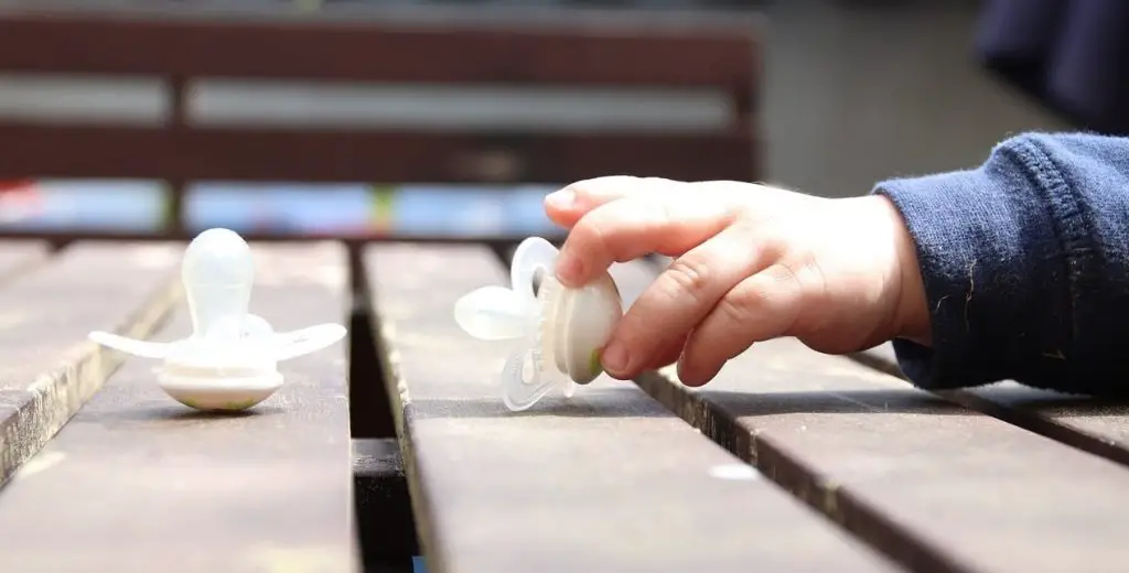 7 Awesome Pacifier Alternatives For Toddlers Dad Gold