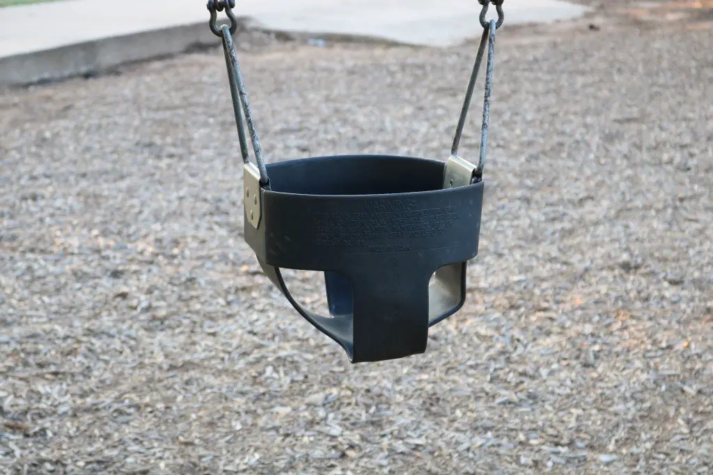 Best Baby Swings For Small Spaces