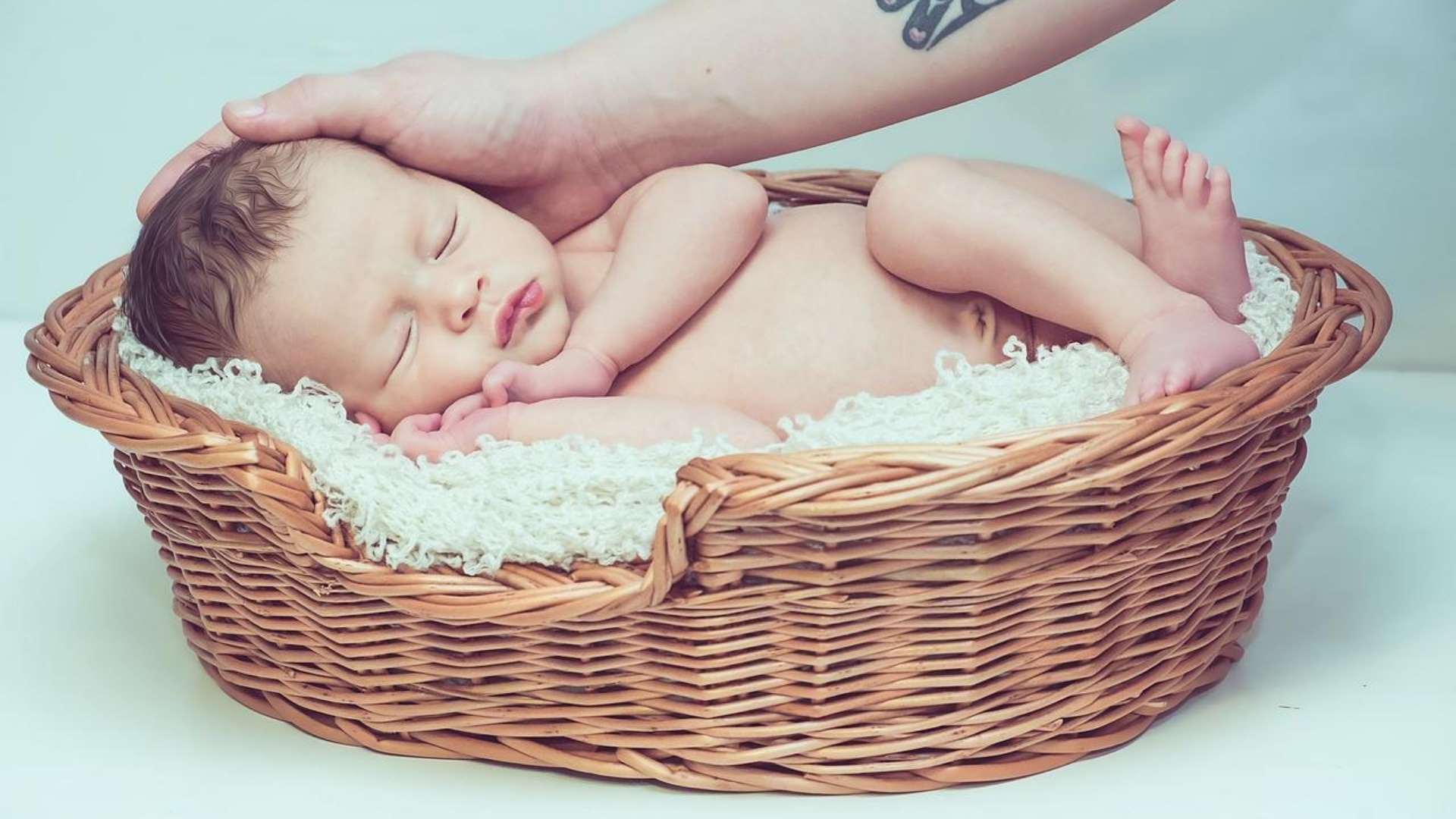 10 Essential Newborn Baby Tips For Dads