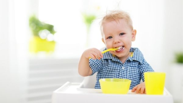 toddler eating