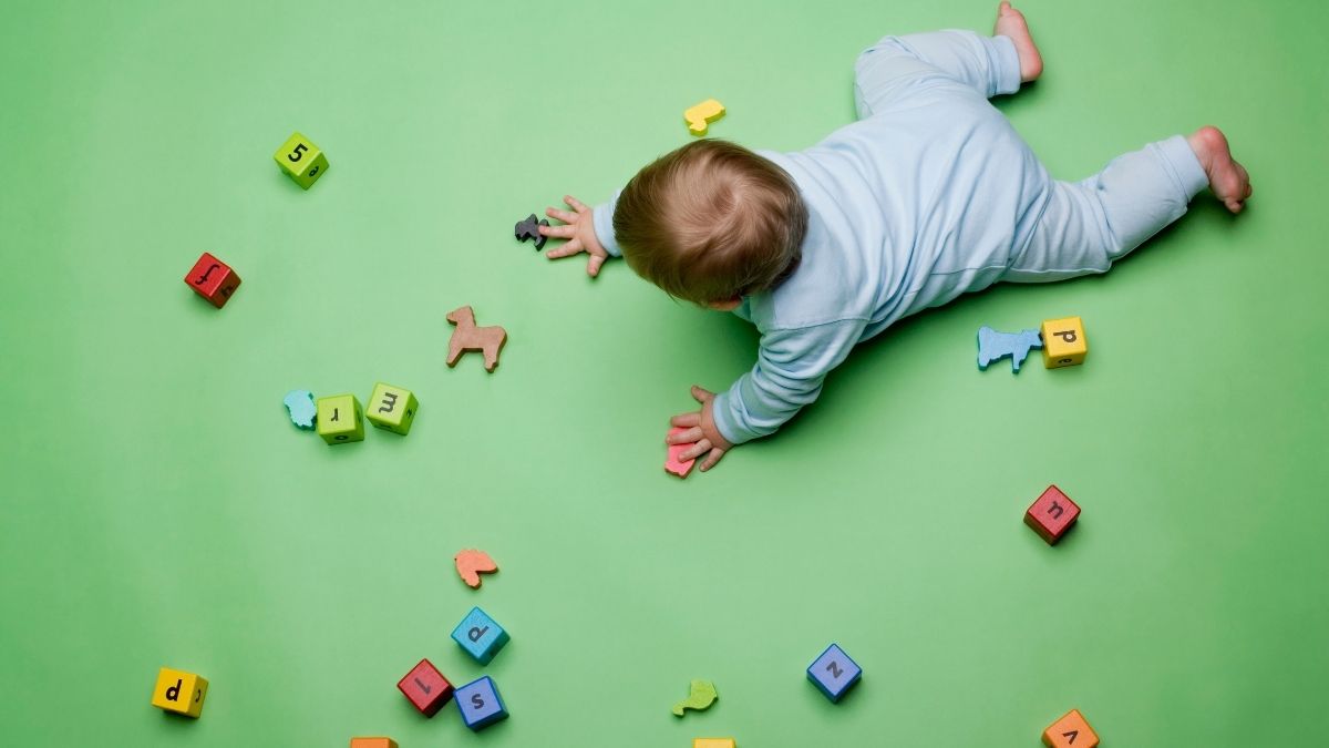 How To Teach Your Baby To Crawl - 5 Tips