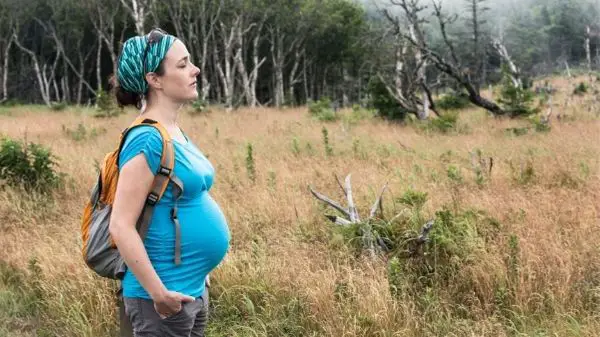 pregnant hike to stop being bored