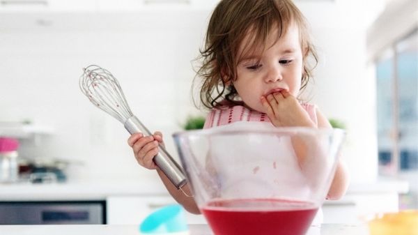 toddler making jello