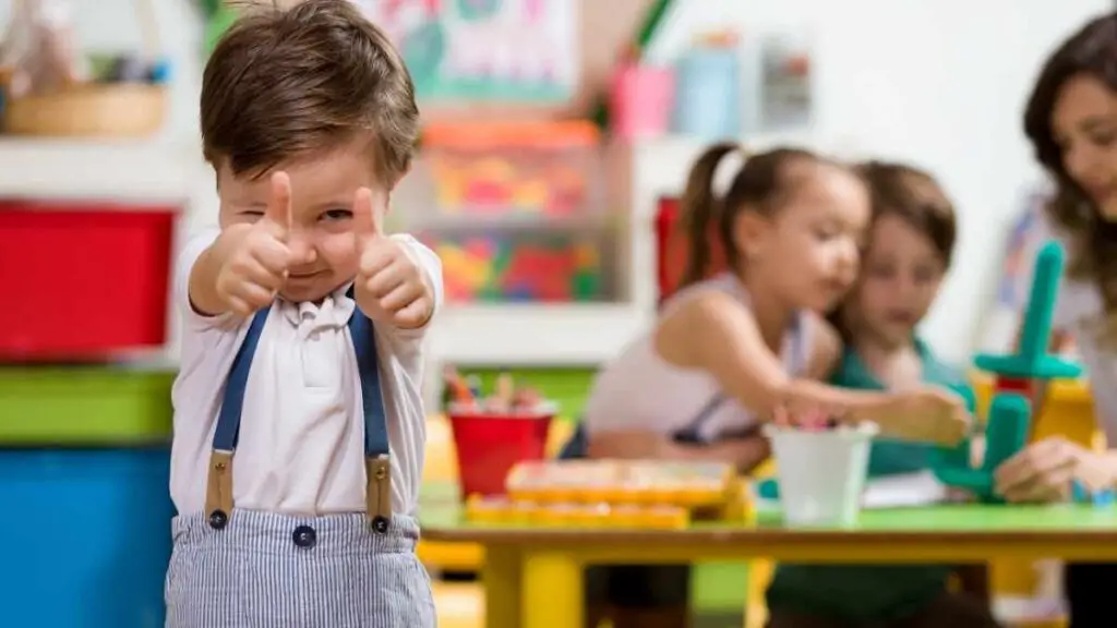 preschoolers with 2 thumbs up