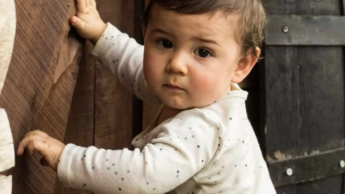 5 Ways To Encourage Your Baby To Walk Dad Gold