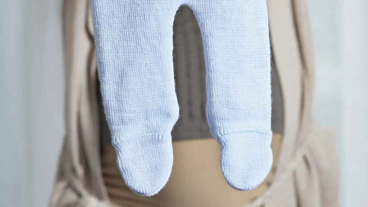 Wondering How To Keep Baby Socks On? Here Are 8 Tips Dad Gold