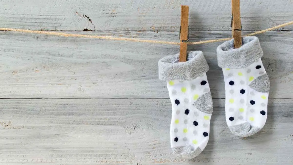 Wondering How To Keep Baby Socks On? Here Are 8 Tips Dad Gold
